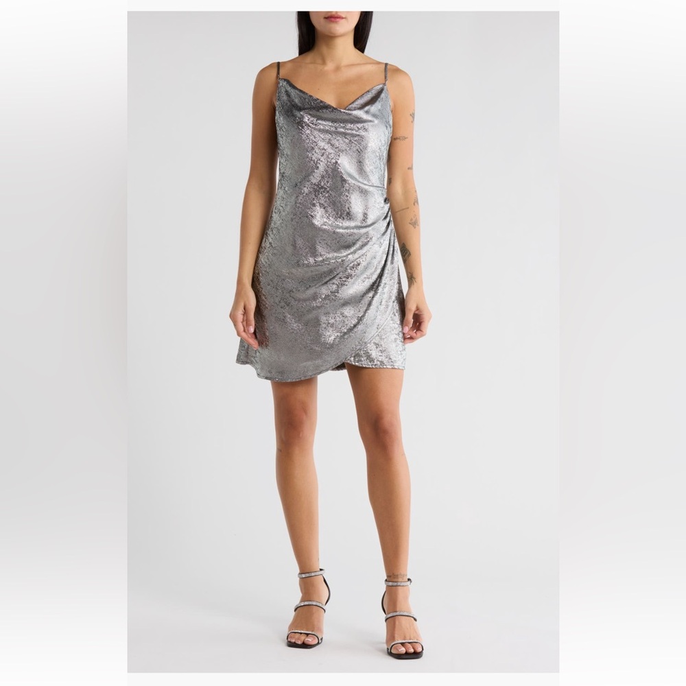 ASTR‎ the Label Metallic Cowl Neck Minidress mini dress
Silver medium NWT